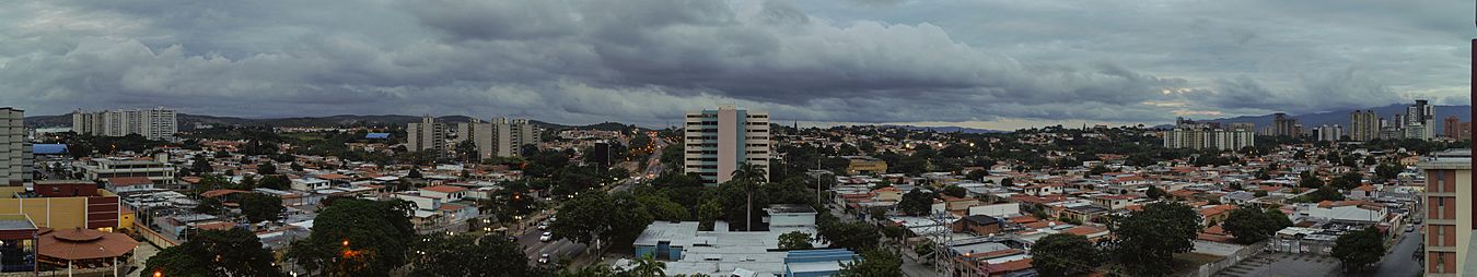 Panorama Urbano de la ciudad al este.