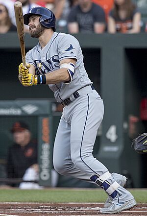Archivo:Evan Longoria at-bat 2017 (35511678331) (cropped)