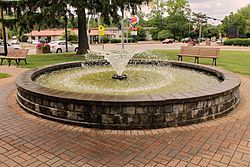 Howland Green - Fountain (8991446824).jpg