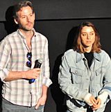 Archivo:Jeff Baena & Aubrey Plaza 01 (cropped)
