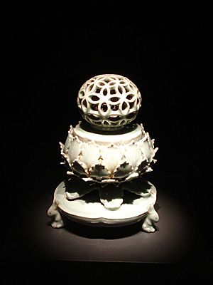 Archivo:Korea-Goryeo celadon-Incense burner-01