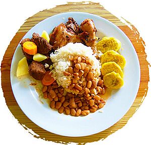Archivo:Mega Adventures Dominican Food