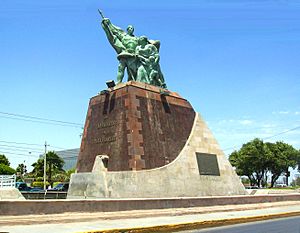 Archivo:Monumento Fundadores Nuevo Laredo