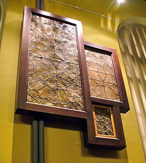 Archivo:Muscovite window