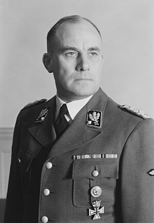 No-nb digifoto 20170925 00019 NB HS P 00096 Reichskommissariat Norwegen, General der Polizei Rediess (Henriksen & Steen, 1941 - Nasjonalbiblioteket, Oslo) cropped.jpg