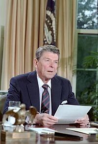 Archivo:Reagan Challenger
