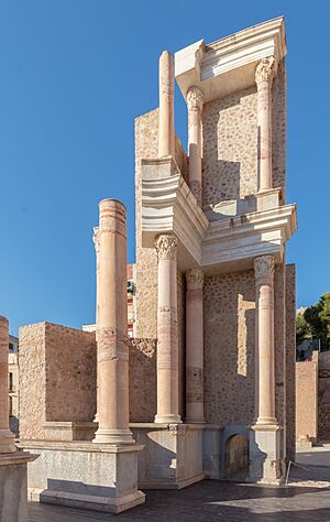 Archivo:Teatro romano de Cartagena, España, 2022-07-16, DD 04