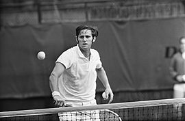 Archivo:Tennis Amsterdam Roy Emerson in aktie, Bestanddeelnr 922-4531