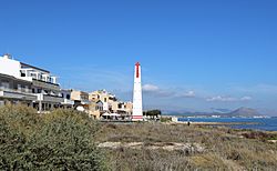 Archivo:Torres de enfilación en Ca'n Picafort, Baleares (España)
