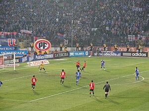 Archivo:Universidad de Chile vs Unión Española A-09