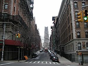 Archivo:West 121st Street - Riverside Church