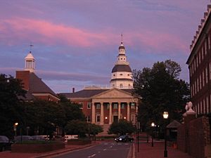 Archivo:2006 09 19 - Annapolis - Sunset over State House