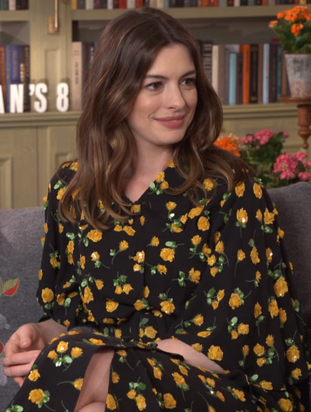Anne Hathaway (cropped)
