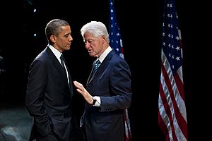 Archivo:Barack Obama and Bill Clinton