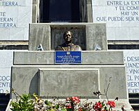 Archivo:Busto Joaquin Balaguer Faro a Colon RD 02 2017 1849