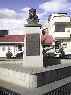Busto de Luis Cordero, en la parroquia del mismo nombre, Azogues, Ecuador 01.jpg