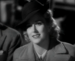 Carole Lynne en The Ghost Train 3 (1941).png