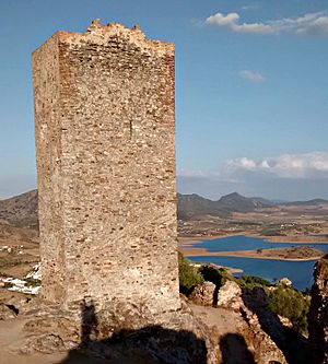 Archivo:Castillo de Alange. Torre del homenaje