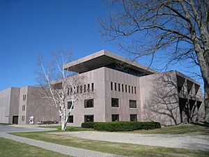 Archivo:Clark Art Institute, Williamstown, MA - main entrance