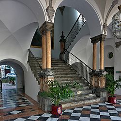Archivo:Convento de la Merced Calzada, Córdoba. Escalera
