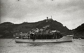 El barco de Francisco Franco, el Azor, en la bahía de la Concha (2 de 2) - Fondo Car-Kutxa Fototeka.jpg
