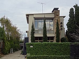 Archivo:Glenunga Flats's front view