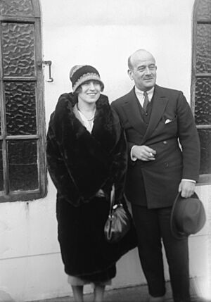 Archivo:Grand Duke Boris and his wife 37851