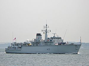 Archivo:HMS Ledbury (M30) - Portsmouth 2007 - BB