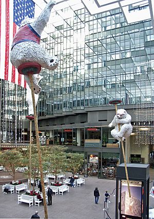 Archivo:IDS Center-Minneapolis-2006-12-11