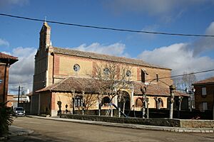Archivo:Iglesia parroquial de San Martín de Tours - Villaluenga de la Vega (Palencia)