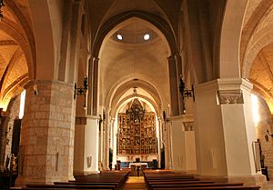 Archivo:Interior de Sta. María Dueñas (Palencia)