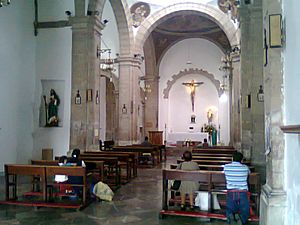 Archivo:Interior del Templo de Santo Tomás la Palma