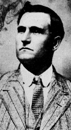 Archivo:J.B. Traughber, city marshal and tax collector, Watts, California, 1909
