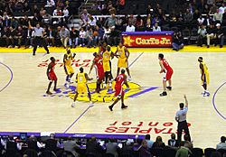 Archivo:Lakers vs Hawks