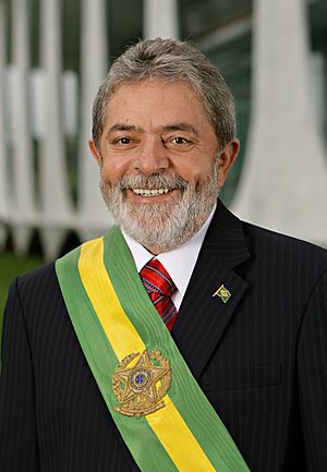 Archivo:Lula - foto oficial - 05 jan 2007 (cropped 3)