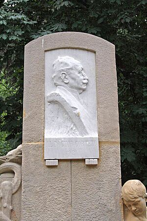 Archivo:Monumento al doctor Cortezo (detalle) - Parque del Retiro - 20070805