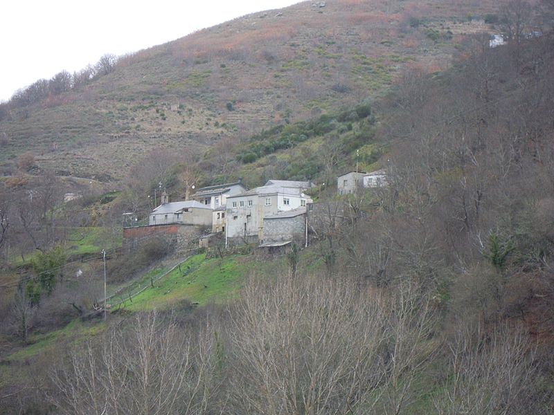 O Vao, Tuxe, O Bolo