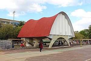 Archivo:Pabellón de Rayos Cósmicos de C.U.
