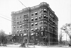 Archivo:Palms Apartments c1902