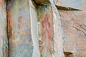 Archivo:Pinturas rupestres de Sésamo