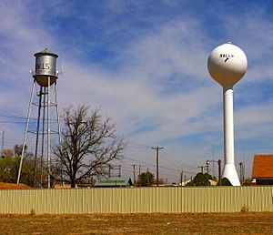 Archivo:Ralls Texas water towers