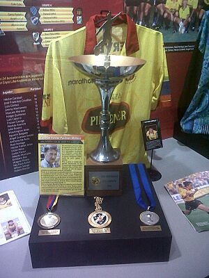 Archivo:SageoEG - BarcelonaSC Museo - vicecampeón Copa Libertadores 1998