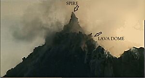 Archivo:Soufriere Hills Lava Dome Spire1