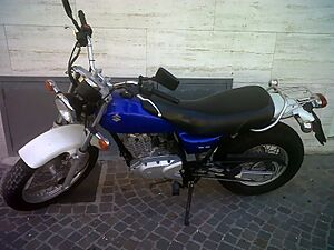 Archivo:Suzuki Van Van 125 4T