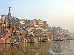 Varanasi, Uttar Pradesh, India (2007) 360 - Flickr - archer10 (Dennis)