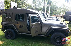 Archivo:Vehículos del Servicio Nacional de Fronteras Jeep J8-389RJ7G