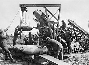 Archivo:15in howitzer Menin Rd 5 October 1917