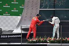 Archivo:2019 Chinese Grand Prix podium (46896881704)