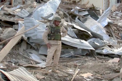 Archivo:2020 Nagorno-Karabakh conflict - Azerbaijani soldier in rubble