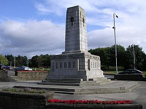 Archivo:Airdrie War Memorial - geograph.org.uk - 222475